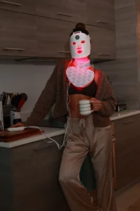 red light therapy mask for skin health, anti-aging, and facial recovery